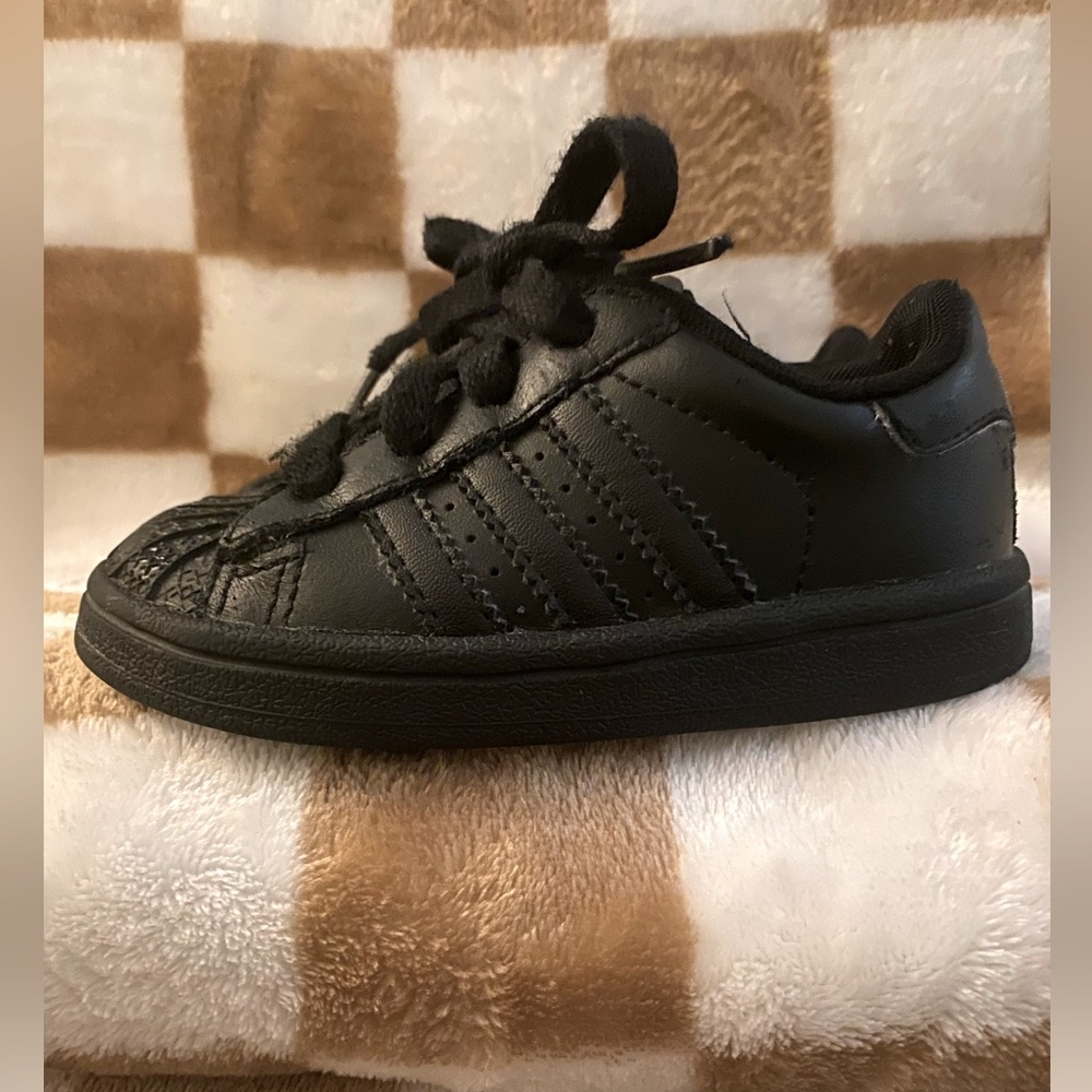 Adidas infant/toddler sneaker